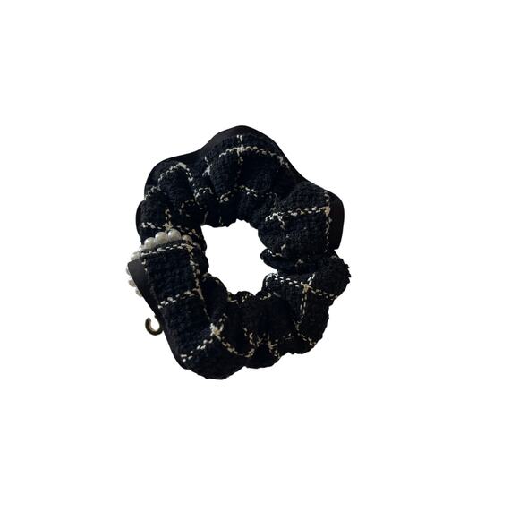 Noir Tweed Pearl Scrunchie - Picture 3 of 5